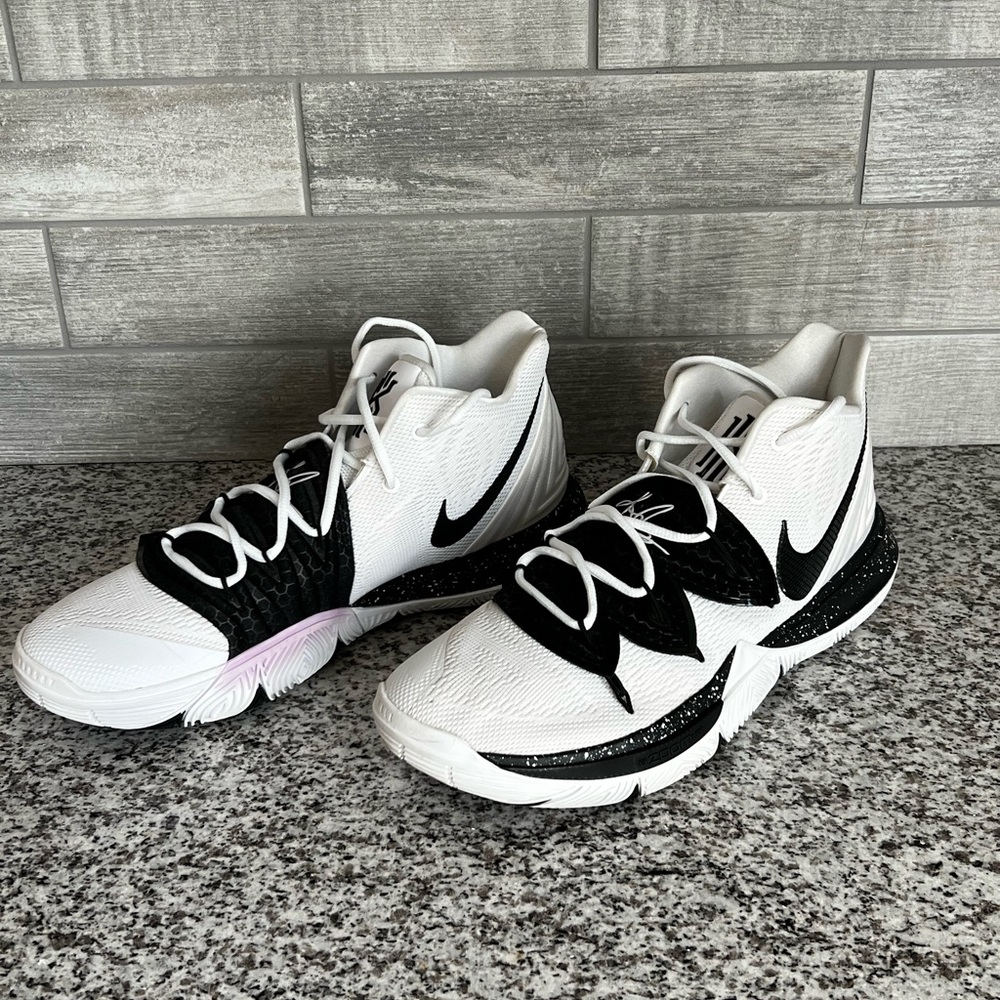 Nike Kyrie 5 Team white/black